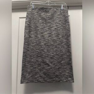 🌹 Black and White LOFT Pull-On Skirt - Size Medium